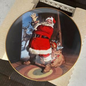 1992 Knowles 'Santa's On His Way' by Haddon Sundblom Plate with Certificate